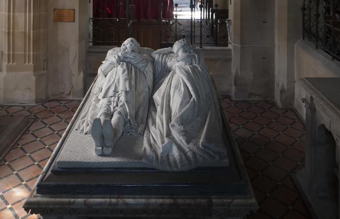 Monument to the 7th Earl of Cardigan with his wife lying beside him staring lovingly at him